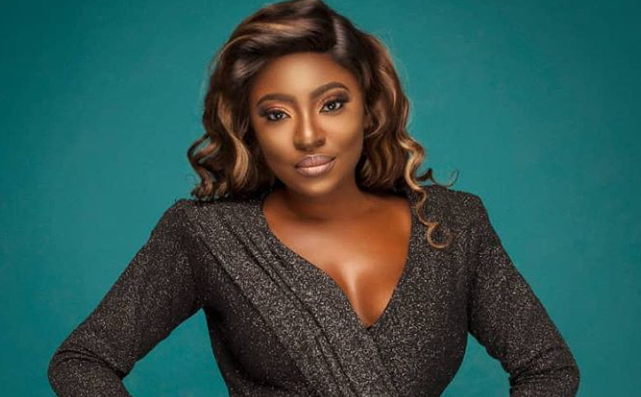 Yvonne Jegede escapes robbery attack in Lagos, warns ladies to drive in between cars 1