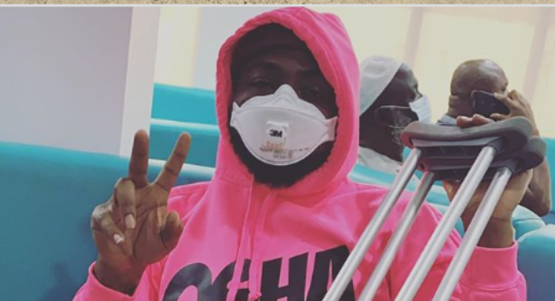 Davido fractures left Leg (Photos) 5