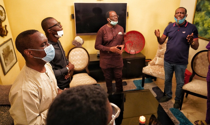 Sanwo-Olu pays condolence visit to Pastor Ituah Ighodalo 1