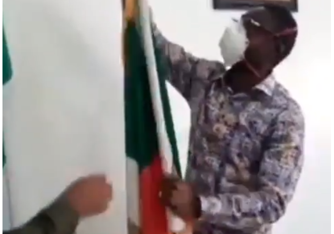 Edo Deputy Governor removes APC Flag from Office, declares for PDP 1 Edo Deputy Governor removes APC Flag from Office, declares for PDP 1