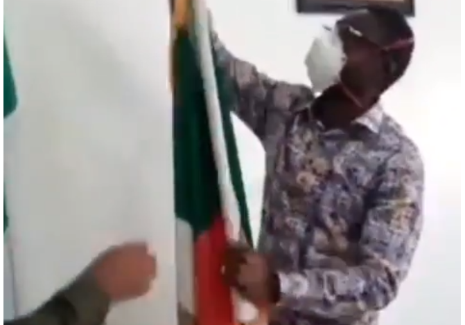 Edo Deputy Governor removes APC Flag from Office, declares for PDP 1