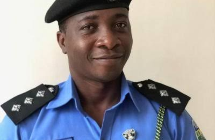 45-year-old rescued by Nigerian Police from committing suicide, gives reason 1