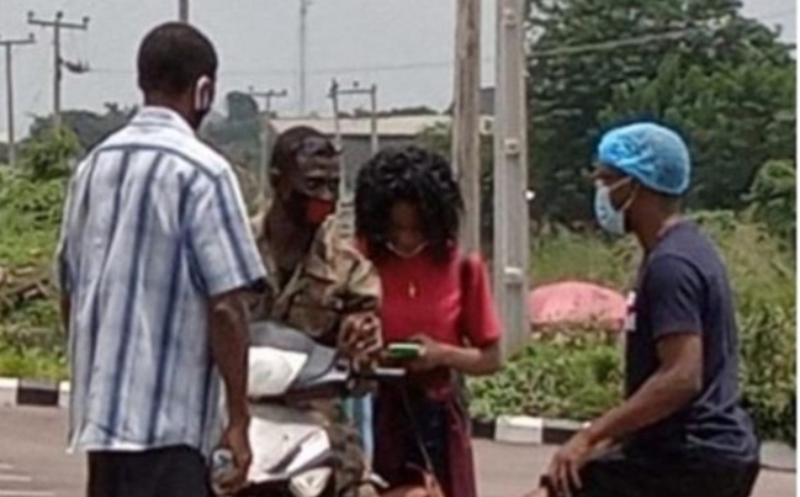 Recovered Covid-19 Patient in Oyo state ignores Father, follows Soldier she met at isolation center 1