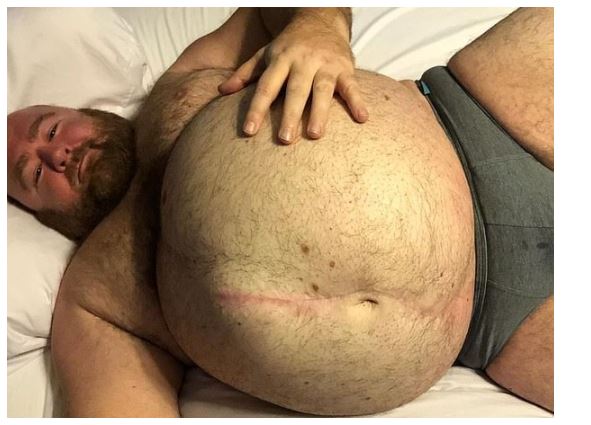 Meet erotic weight gainer who followers pay $20 a month just to watch him excite them with his massive tummy 11 Meet erotic weight gainer who followers pay $20 a month just to watch him excite them with his massive tummy 1