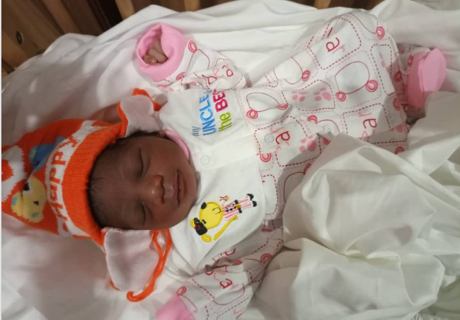 Police rescue day-old-baby abandoned inside gutter in Awka 1 Police rescue day-old-baby abandoned inside gutter in Awka 1