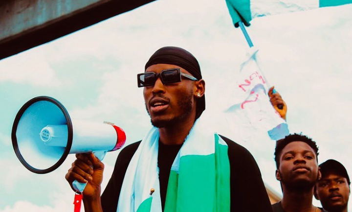 "I wonder if Nigeria is a prison cause 90% of her people want to escape" - Mr 2kay 1 "I wonder if Nigeria is a prison cause 90% of her people want to escape" - Mr 2kay 1
