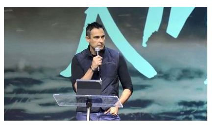 Pastor resigns after peeing on flight passenger 'thinking she was a toilet', now faces $2m lawsuit 7 Pastor resigns after peeing on flight passenger 'thinking she was a toilet', now faces $2m lawsuit 1