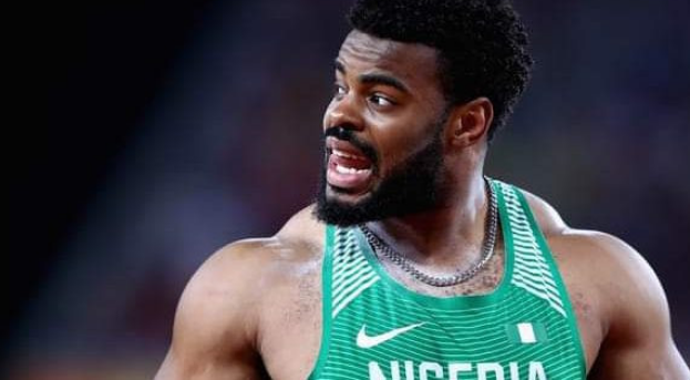 "When you made it to the Olympic finals and you only have one jersey" - Nigerian Shotput finalist, Chukwuebuka Enekwechi, films himself washing his only jersey (Photo) 3