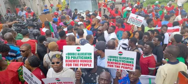 Large turnout as NLC protest kicks off in Abuja 7