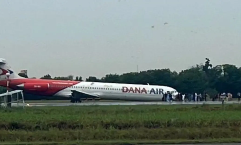 Dana Air plane crash-lands in Lagos 1